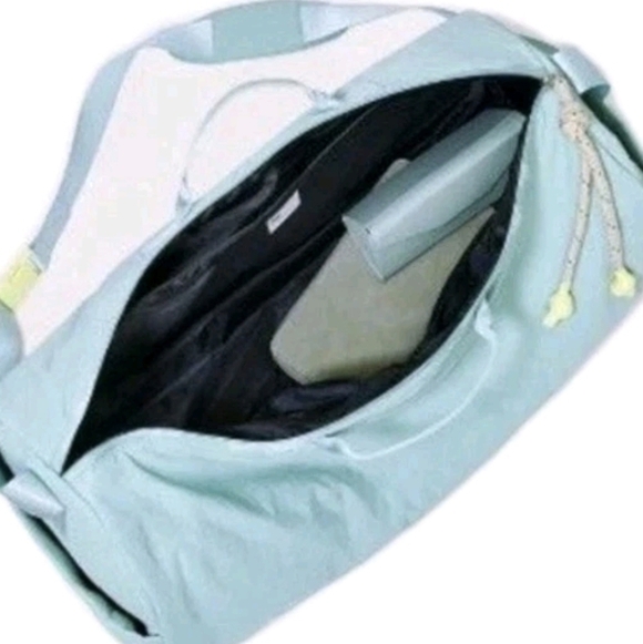 NWT All in Motion Duffel Bag TEAL Gym Weekender W/ SHOULDER STRAP 10" X 20" - Picture 5 of 5